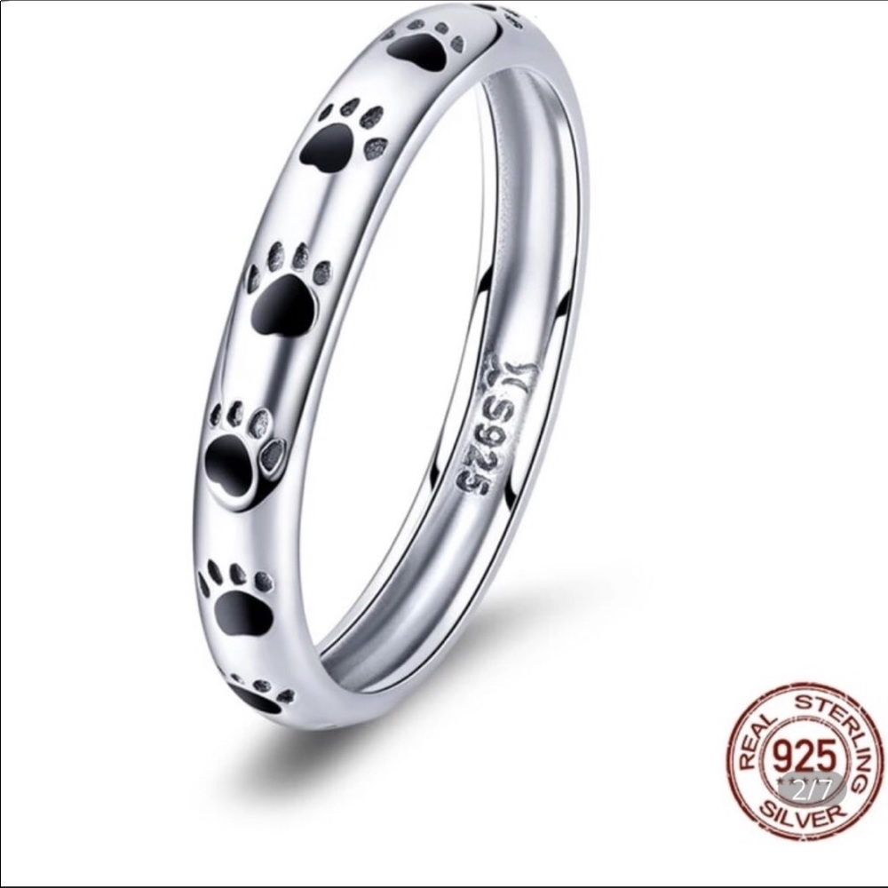 Darling Sterling Silver Paw 🐾 Print Ring